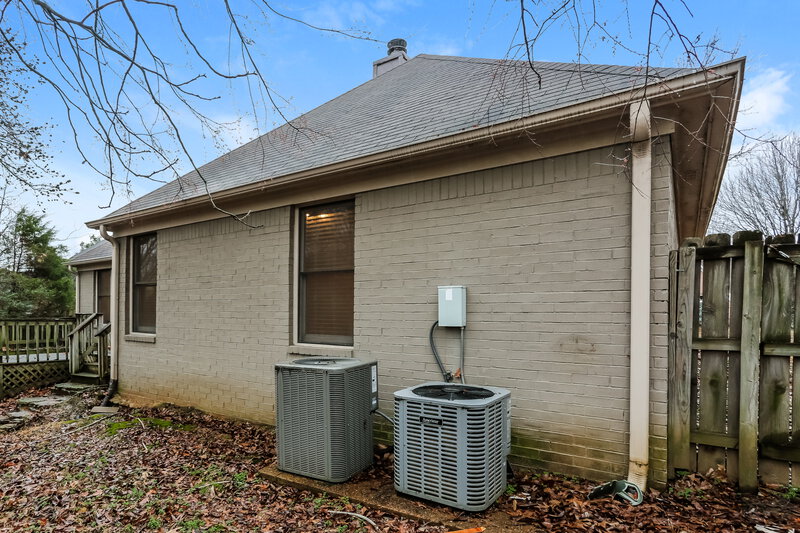 2,415/Mo, 8633 Meadow Green Dr Cordova, TN 38016 Rear View