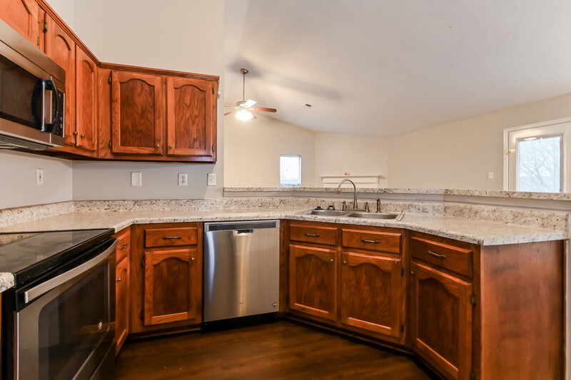 1,770/Mo, 9157 Harness Cv Southaven, MS 38671 Kitchen View 3