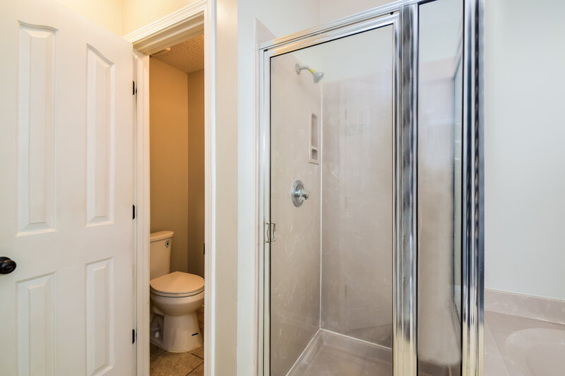 1,905/Mo, 1562 Appling Wood Cv N Cordova, TN 38016 Main Bathroom View 2