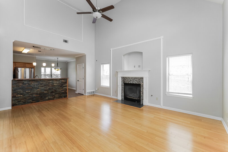 2,230/Mo, 450 Green Willow Cv Oakland, TN 38060 Living Room View