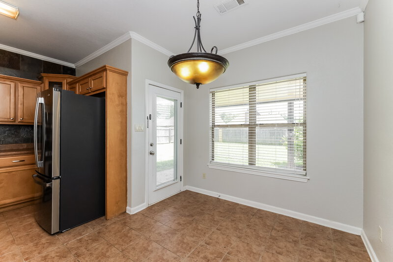 2,230/Mo, 450 Green Willow Cv Oakland, TN 38060 Dining Room View