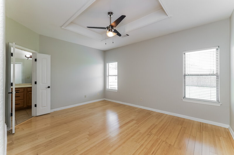 2,230/Mo, 450 Green Willow Cv Oakland, TN 38060 Main Bedroom View