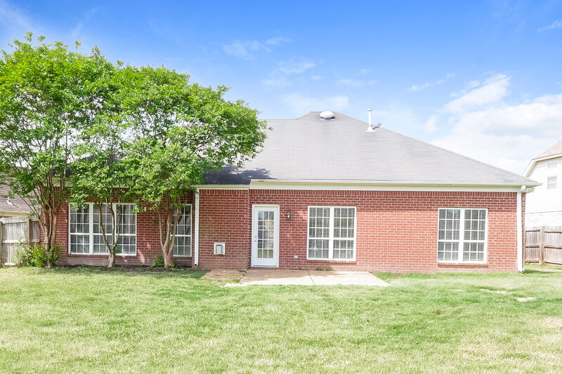 2,030/Mo, 8426 Linda Shore Cv Southaven, MS 38672 Rear View
