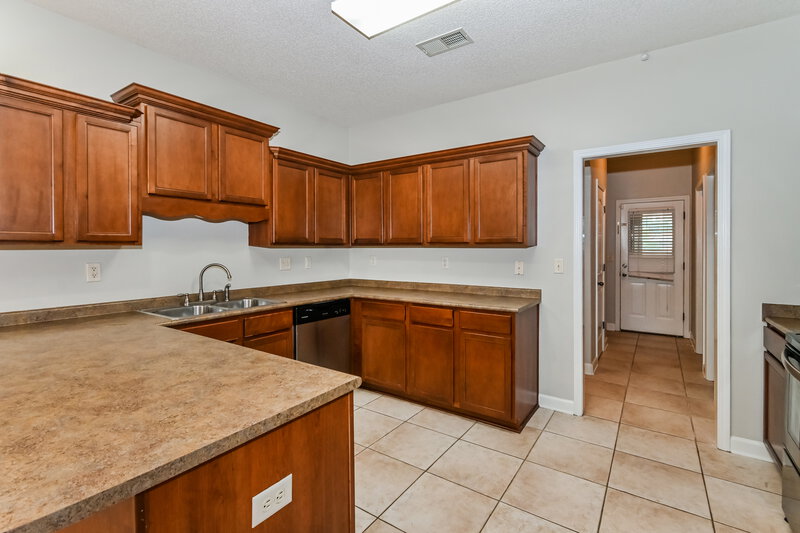 1,905/Mo, 10116 Hammersmith Ln Cordova, TN 38016 Kitchen View 2