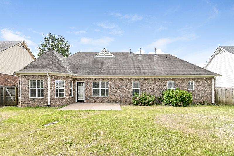 3,120/Mo, 2552 Pyramid Dr Southaven, MS 38672 Rear View