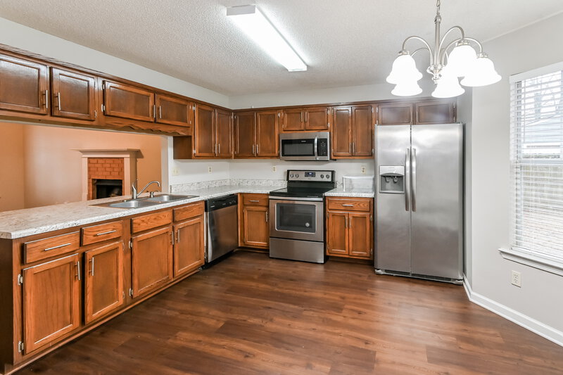 1,635/Mo, 4413 Shadow Glen Dr Horn Lake, MS 38637 Kitchen View