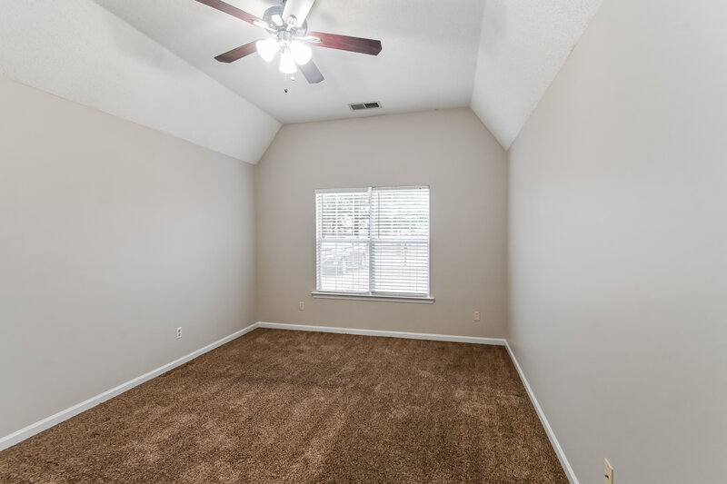 1,635/Mo, 4413 Shadow Glen Dr Horn Lake, MS 38637 Main Bedroom View