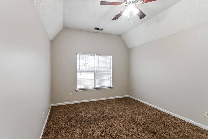 1,635/Mo, 4413 Shadow Glen Dr Horn Lake, MS 38637 Main Bedroom View 2