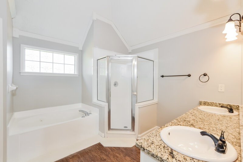 2,295/Mo, 6331 Fairway Hill Cv Bartlett, TN 38135 Main Bathroom View