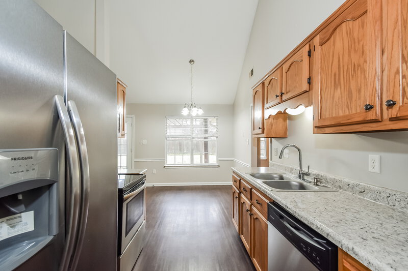 1,895/Mo, 1865 Winners Cir N Southaven, MS 38671 Kitchen View 2