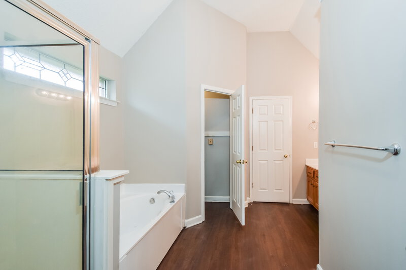 1,895/Mo, 1865 Winners Cir N Southaven, MS 38671 Main Bathroom View