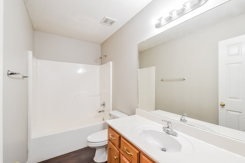 1,895/Mo, 1865 Winners Cir N Southaven, MS 38671 Bathroom View