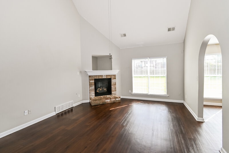 1,995/Mo, 5442 EAGLE BEAD COVE Memphis, TN 38125 Living Room View