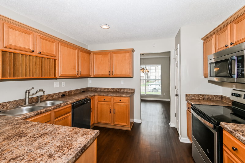 1,995/Mo, 5442 EAGLE BEAD COVE Memphis, TN 38125 Kitchen View