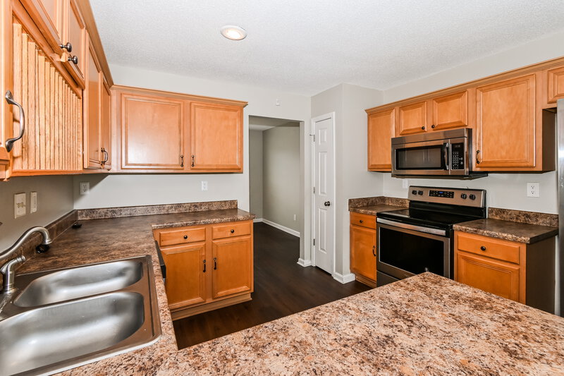 1,995/Mo, 5442 EAGLE BEAD COVE Memphis, TN 38125 Kitchen View 2