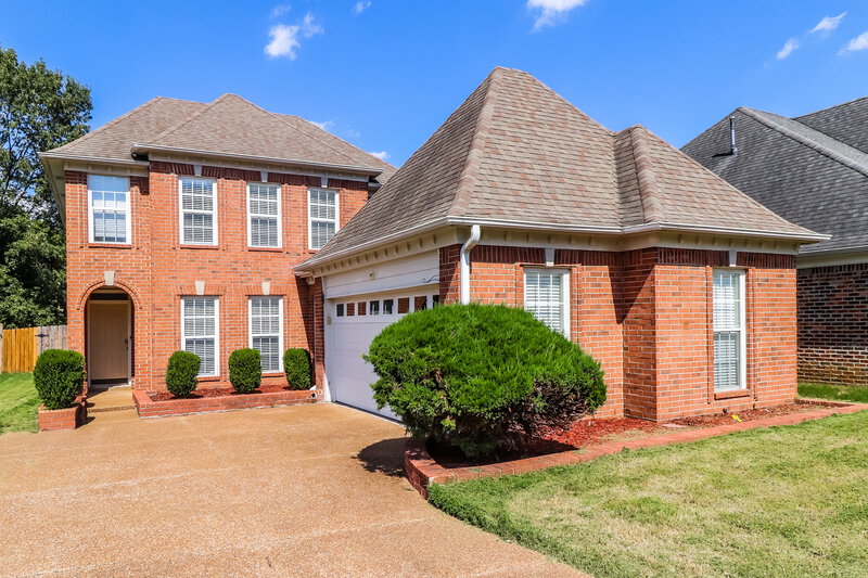 0/Mo, 4834 Graham Lake Drive Olive Branch, MS 38654 Front View