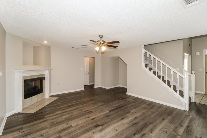 0/Mo, 4834 Graham Lake Drive Olive Branch, MS 38654 Living Room View