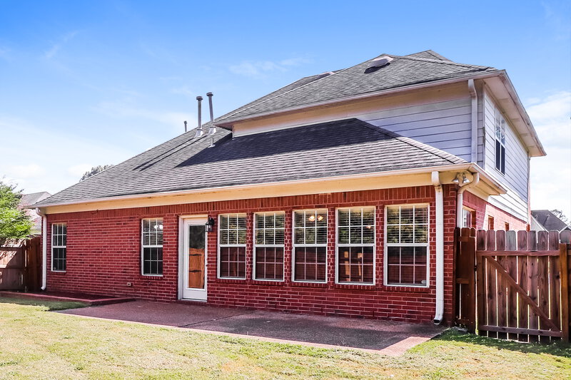 0/Mo, 4834 Graham Lake Drive Olive Branch, MS 38654 Rear View 2