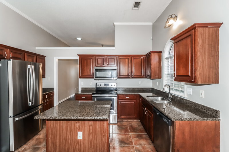 1,690/Mo, 622 Ashley Glen Cir W Cordova, TN 38018 Kitchen View