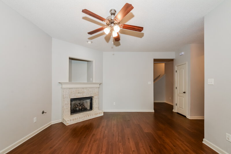 1,725/Mo, 8725 Macon Rd Cordova, TN 38018 Living Room View