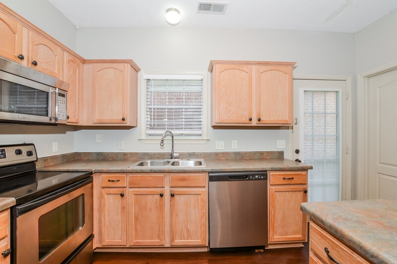 1,725/Mo, 8725 Macon Rd Cordova, TN 38018 Kitchen View
