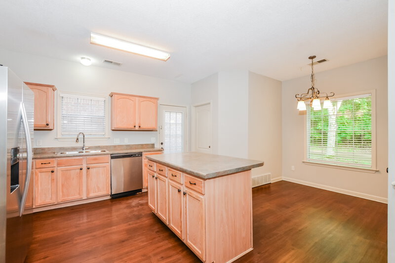 1,725/Mo, 8725 Macon Rd Cordova, TN 38018 Kitchen View 2