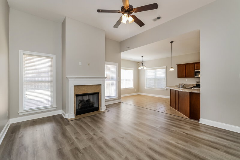 2,165/Mo, 3075 N Wren St Hernando, MS 38632 Living Room View