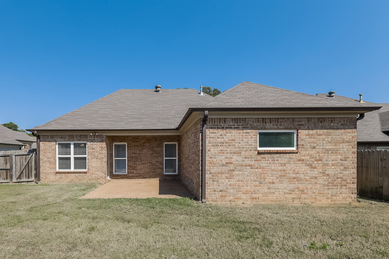 2,165/Mo, 3075 N Wren St Hernando, MS 38632 Rear View