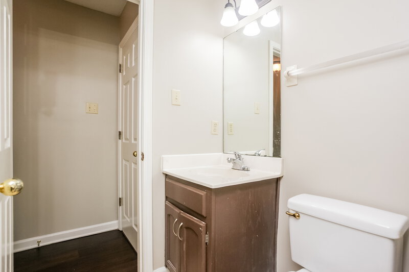1,695/Mo, 6841 Charlotte Dr Olive Branch, MS 38654 Main Bathroom View