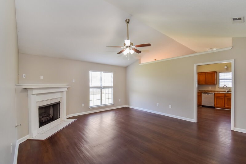 2,530/Mo, 1829 Roy Dr Southaven, MS 38671 Living Room View