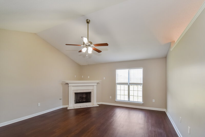 2,530/Mo, 1829 Roy Dr Southaven, MS 38671 Living Room View 2