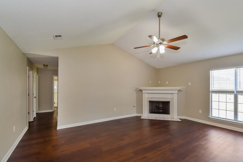 2,530/Mo, 1829 Roy Dr Southaven, MS 38671 Living Room View 3