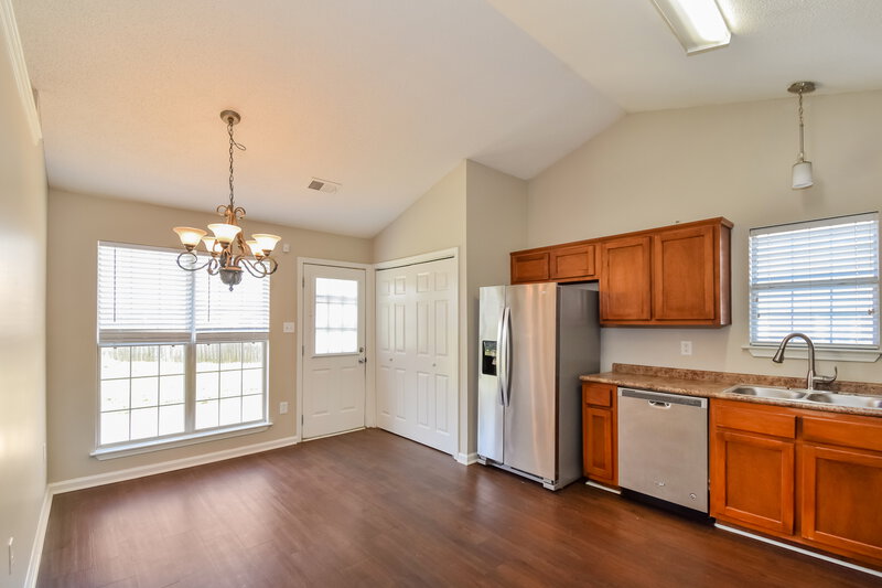 2,530/Mo, 1829 Roy Dr Southaven, MS 38671 Dining Room View