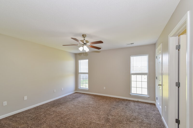 2,530/Mo, 1829 Roy Dr Southaven, MS 38671 Main Bedroom View