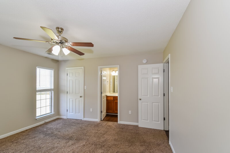2,530/Mo, 1829 Roy Dr Southaven, MS 38671 Main Bedroom View 2