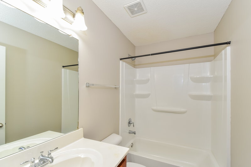 2,530/Mo, 1829 Roy Dr Southaven, MS 38671 Bathroom View