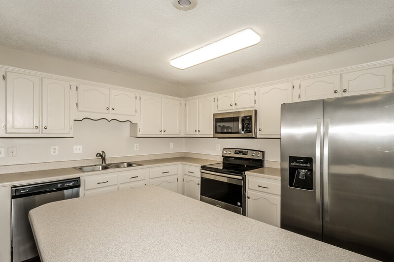 2,135/Mo, 11626 Mahogany Dr Arlington, TN 38002 Kitchen View