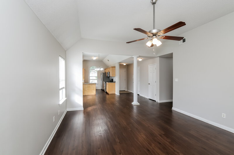 1,685/Mo, 5794 Carrel Cv Southaven, MS 38671 Living Room View 2