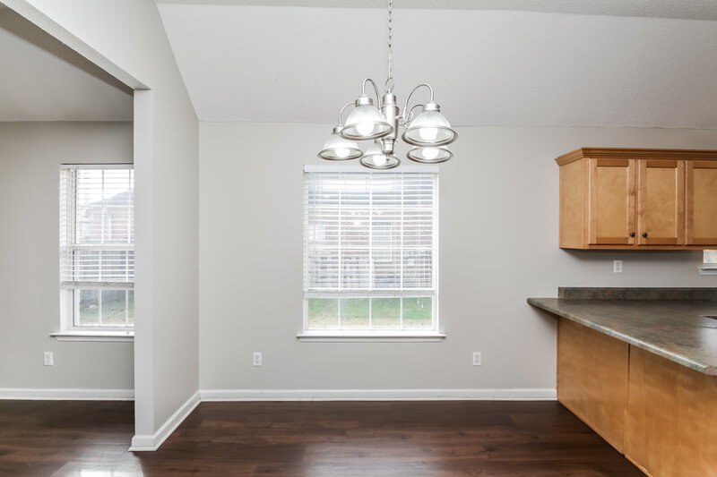 1,685/Mo, 5794 Carrel Cv Southaven, MS 38671 Dining Room View 2
