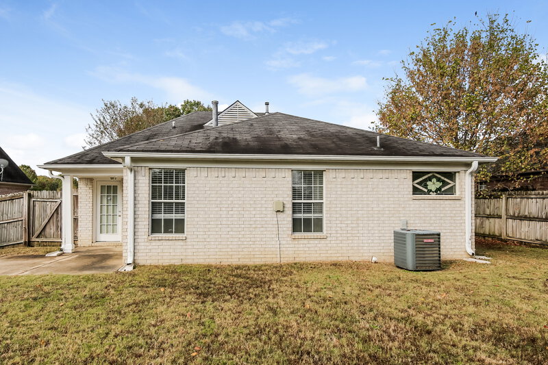 1,685/Mo, 5794 Carrel Cv Southaven, MS 38671 Rear View