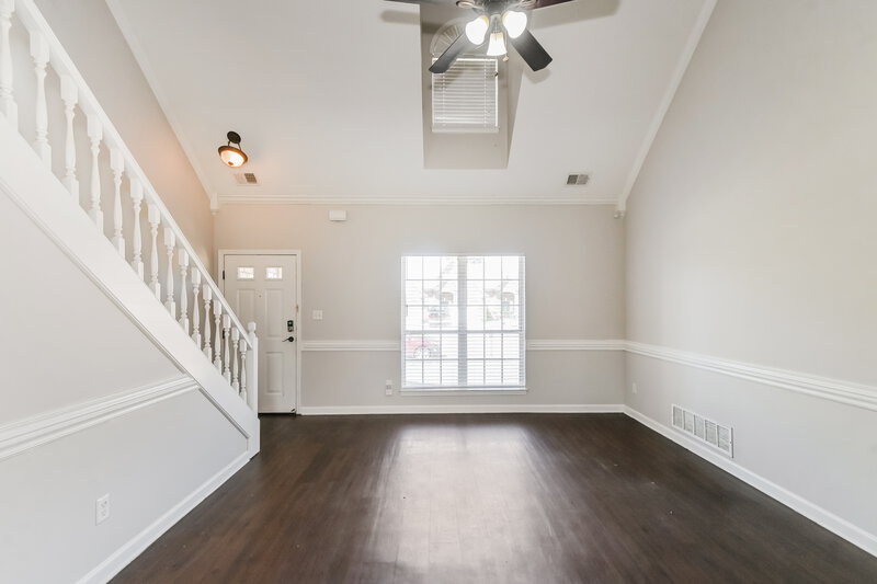 1,745/Mo, 8420 Blue Ridge Dr Southaven, MS 38672 Living Room View