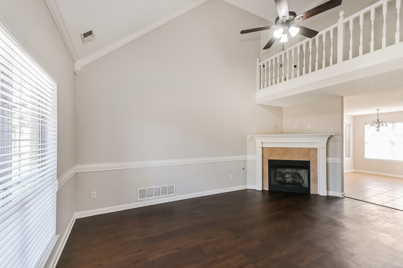 1,745/Mo, 8420 Blue Ridge Dr Southaven, MS 38672 Living Room View 2