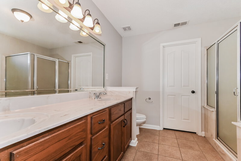 1,745/Mo, 8420 Blue Ridge Dr Southaven, MS 38672 Main Bathroom View