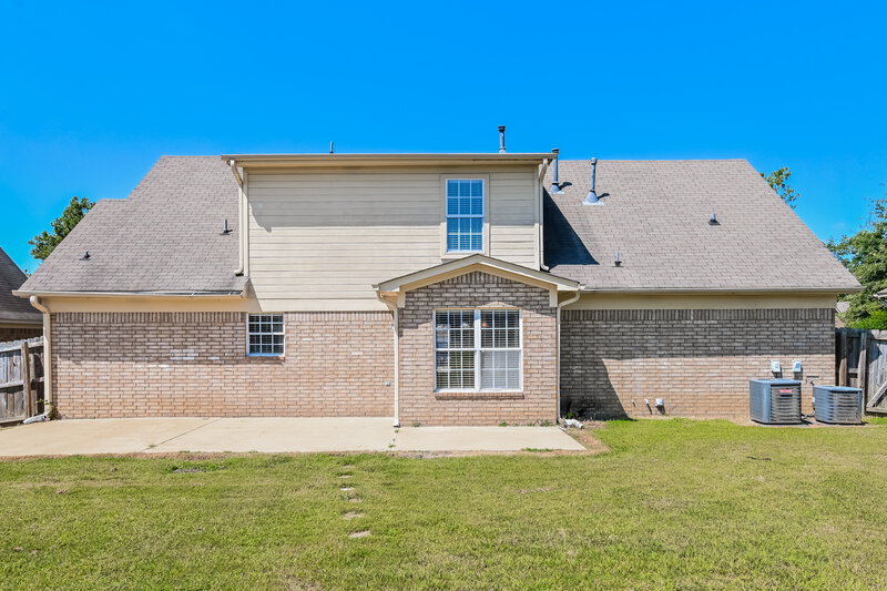 1,745/Mo, 8420 Blue Ridge Dr Southaven, MS 38672 Rear View