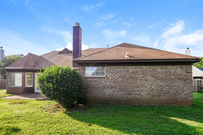 1,975/Mo, 90 Oak Ridge Cove Oakland, TN 38060 Rear View