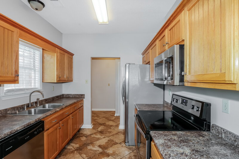 2,290/Mo, 15 Austin Cir Oakland, TN 38060 Kitchen View