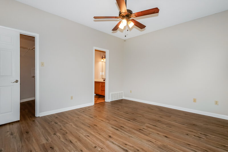 2,290/Mo, 15 Austin Cir Oakland, TN 38060 Main Bedroom View