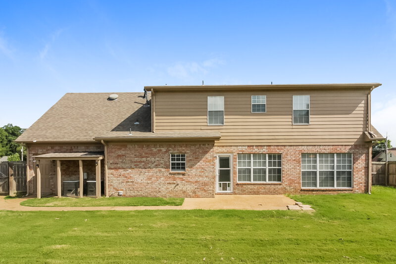 2,300/Mo, 15 Austin Cir Oakland, TN 38060 Rear View