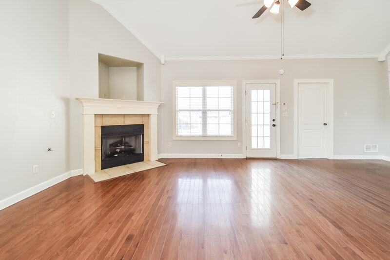 1,990/Mo, 3317 Champion Hills Drive Southaven, MS 38672 Living Room View