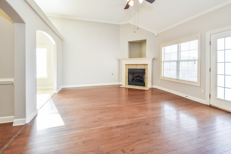 1,990/Mo, 3317 Champion Hills Drive Southaven, MS 38672 Living Room View 2